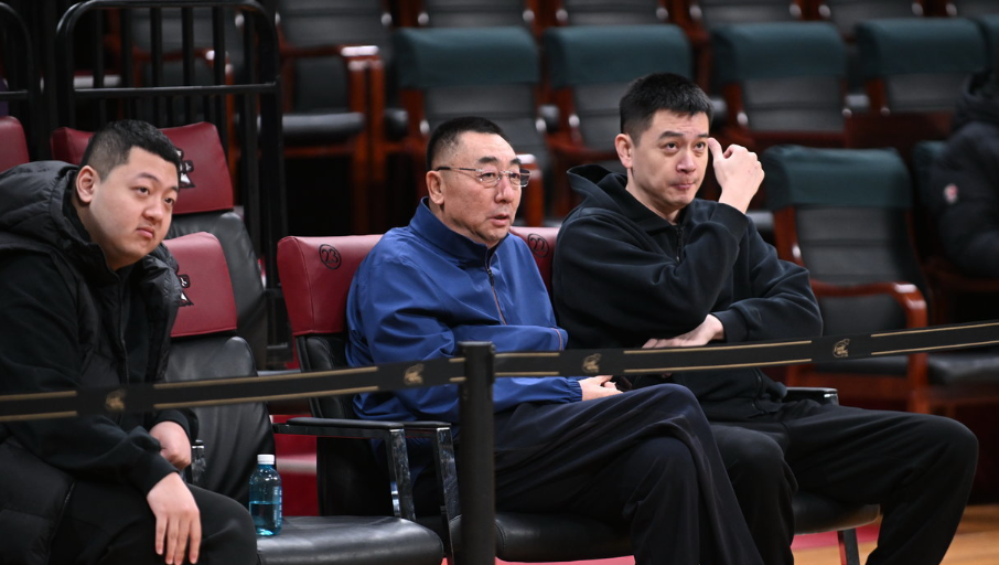 星空体育-关于媒体人:CBA有球队要卖队因亏损被买主各种压价的信息