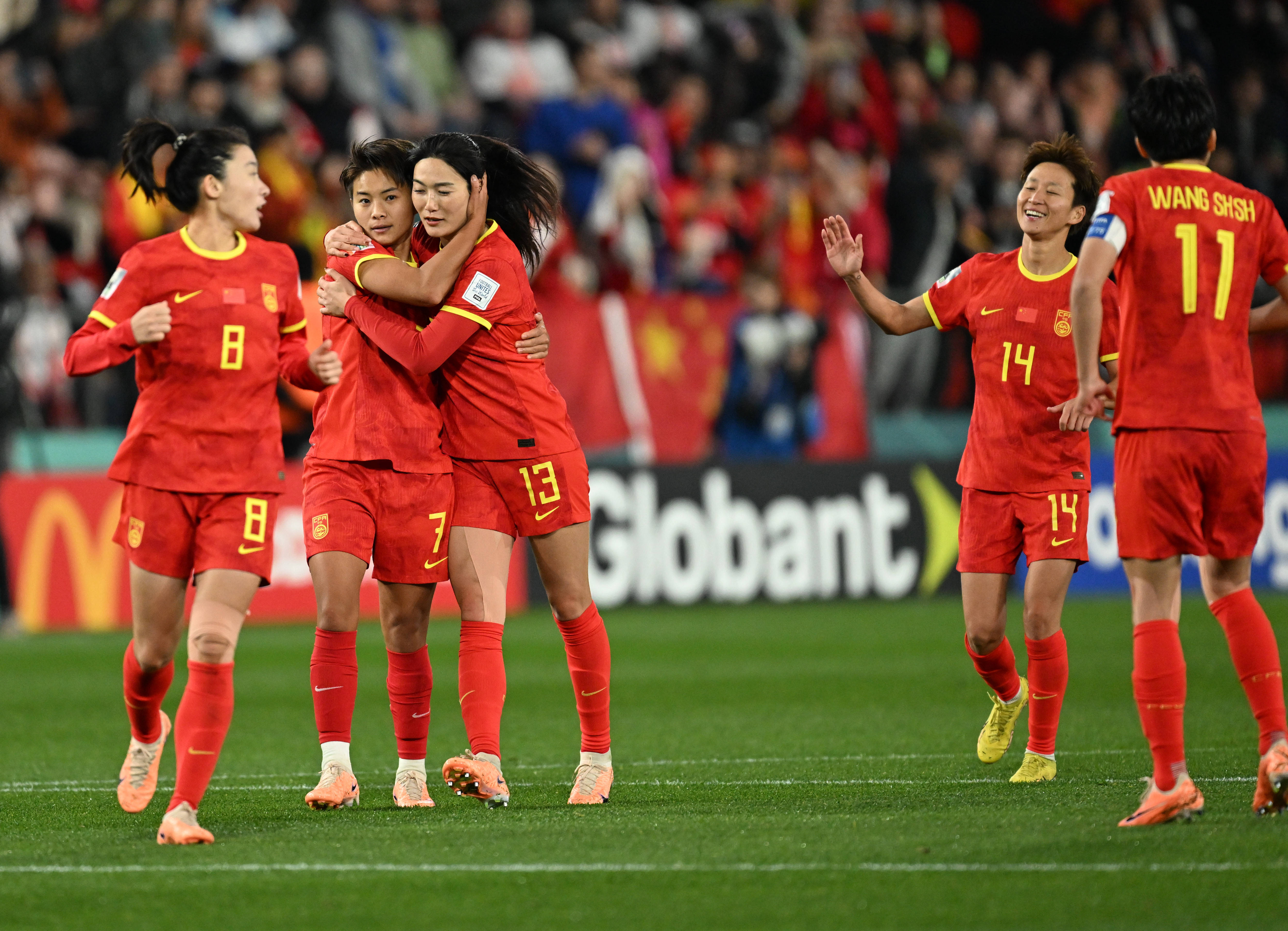 中国女足队员在国际大赛中取得胜利(中国女足队员在国际大赛中取得胜利的原因)